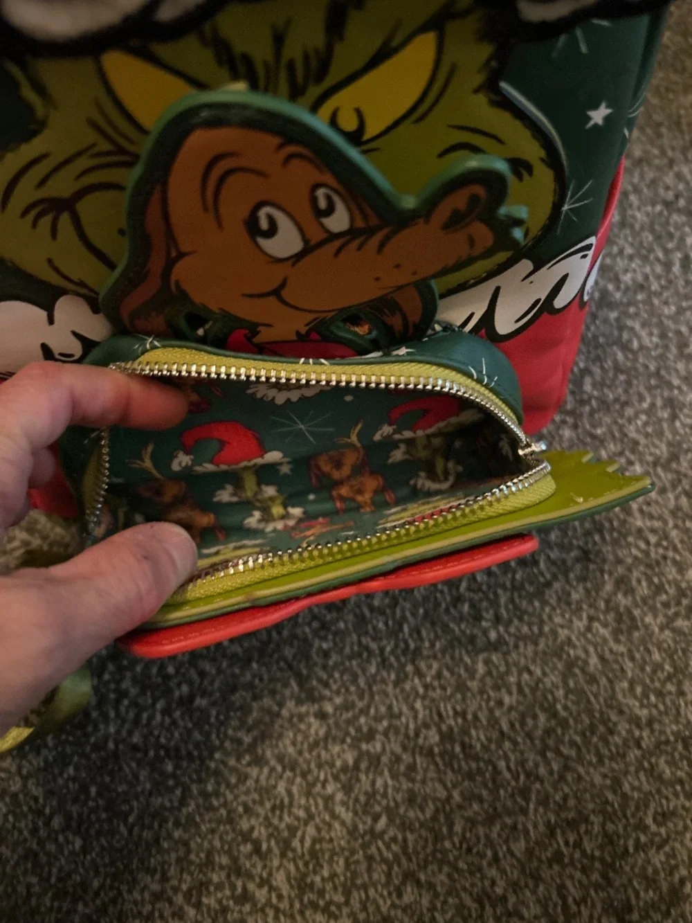 Grinch Loungefly - Picture 5 of 5